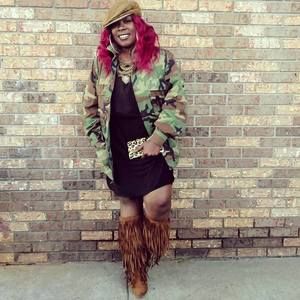 Meet your Posher, Bee